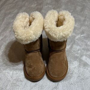 Lamo Cozy Tan and Cream Kids Boots size for girls 12Y